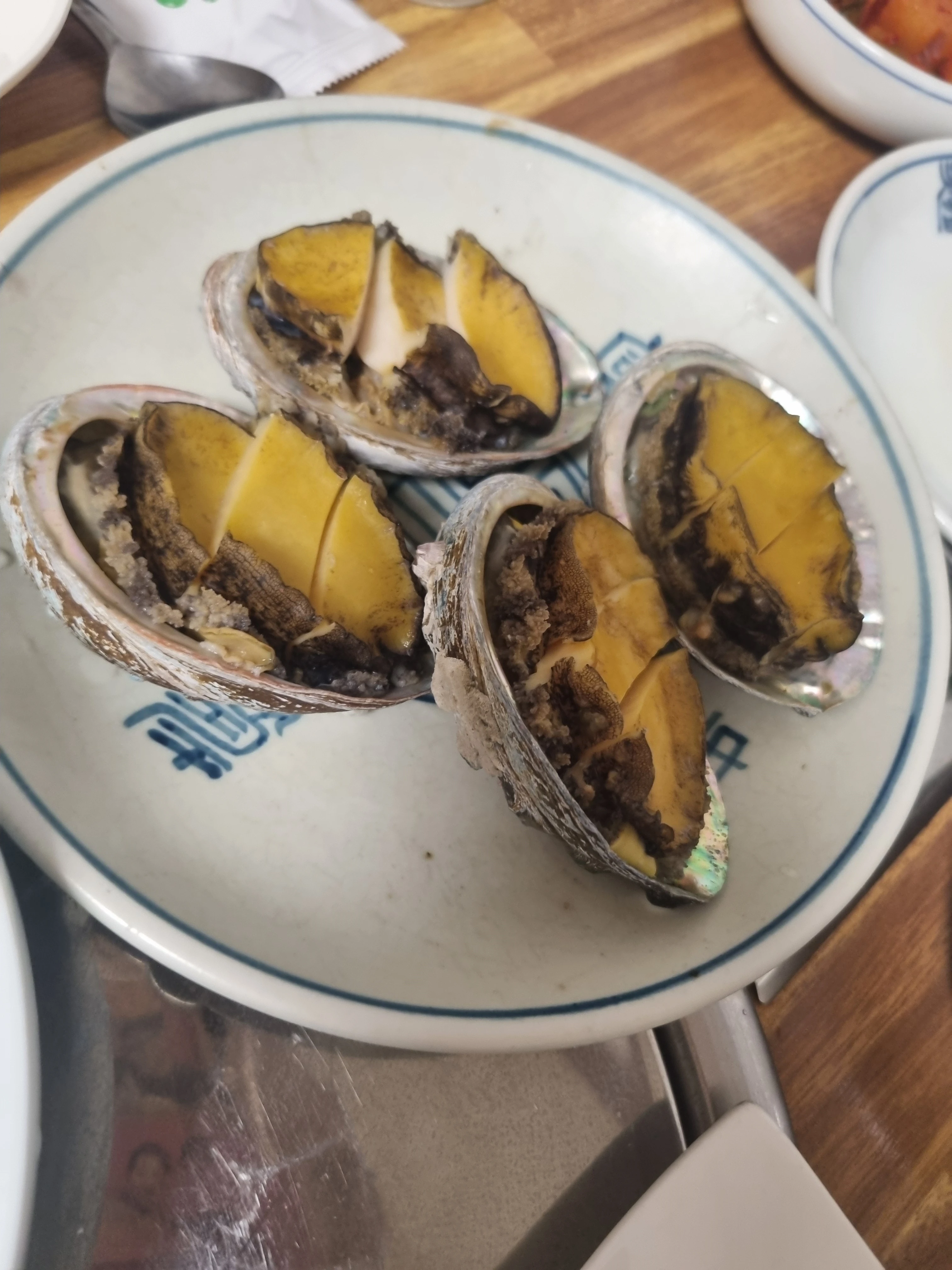 송이육회 전복 소주한잔ㅎ