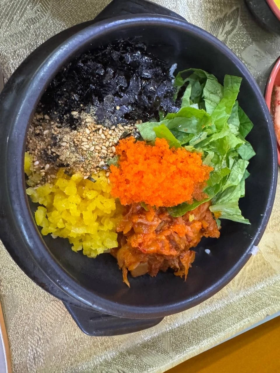 돌솥 날치 비빔밥