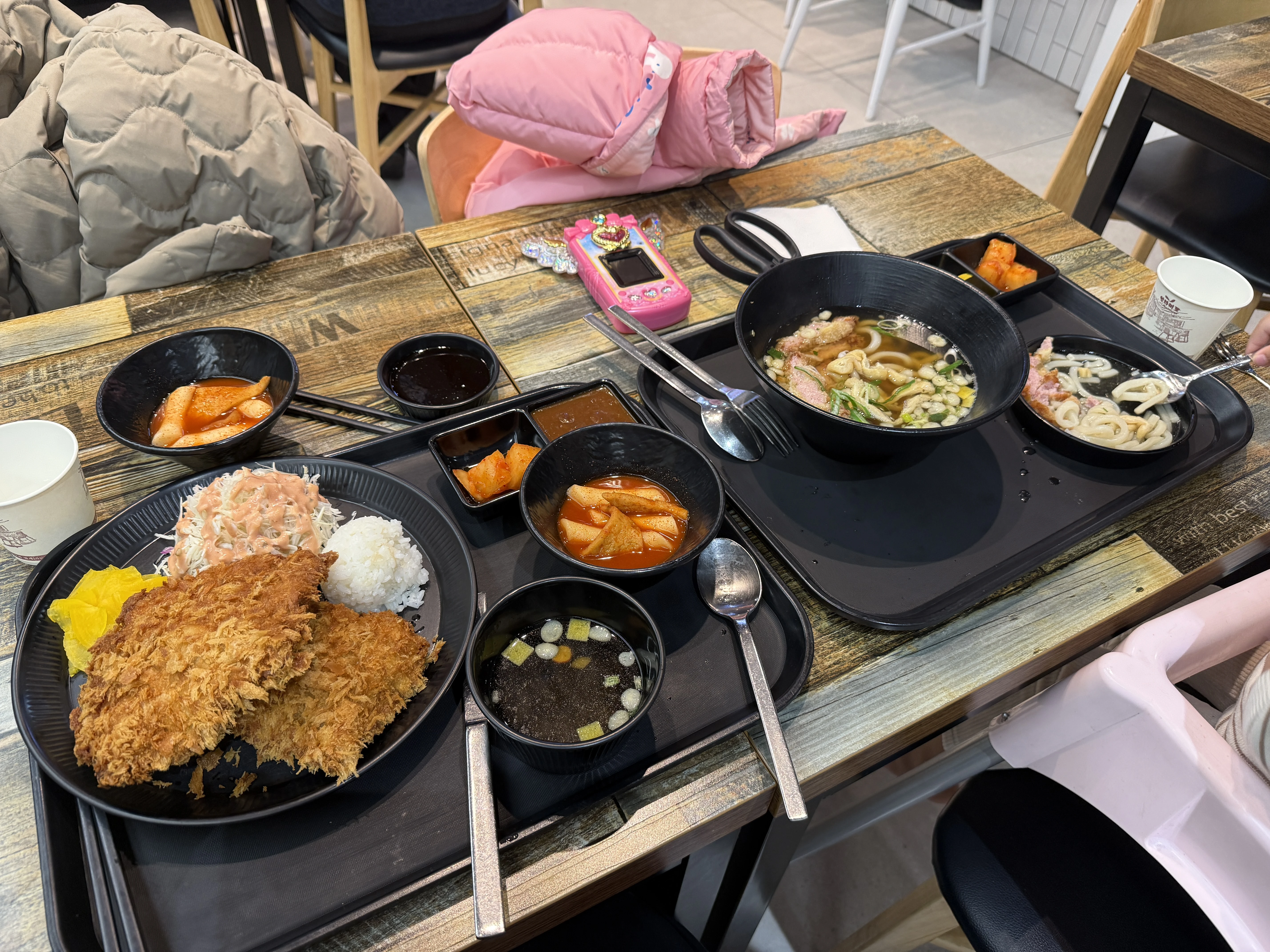 어제저녁, 우동앤 까스