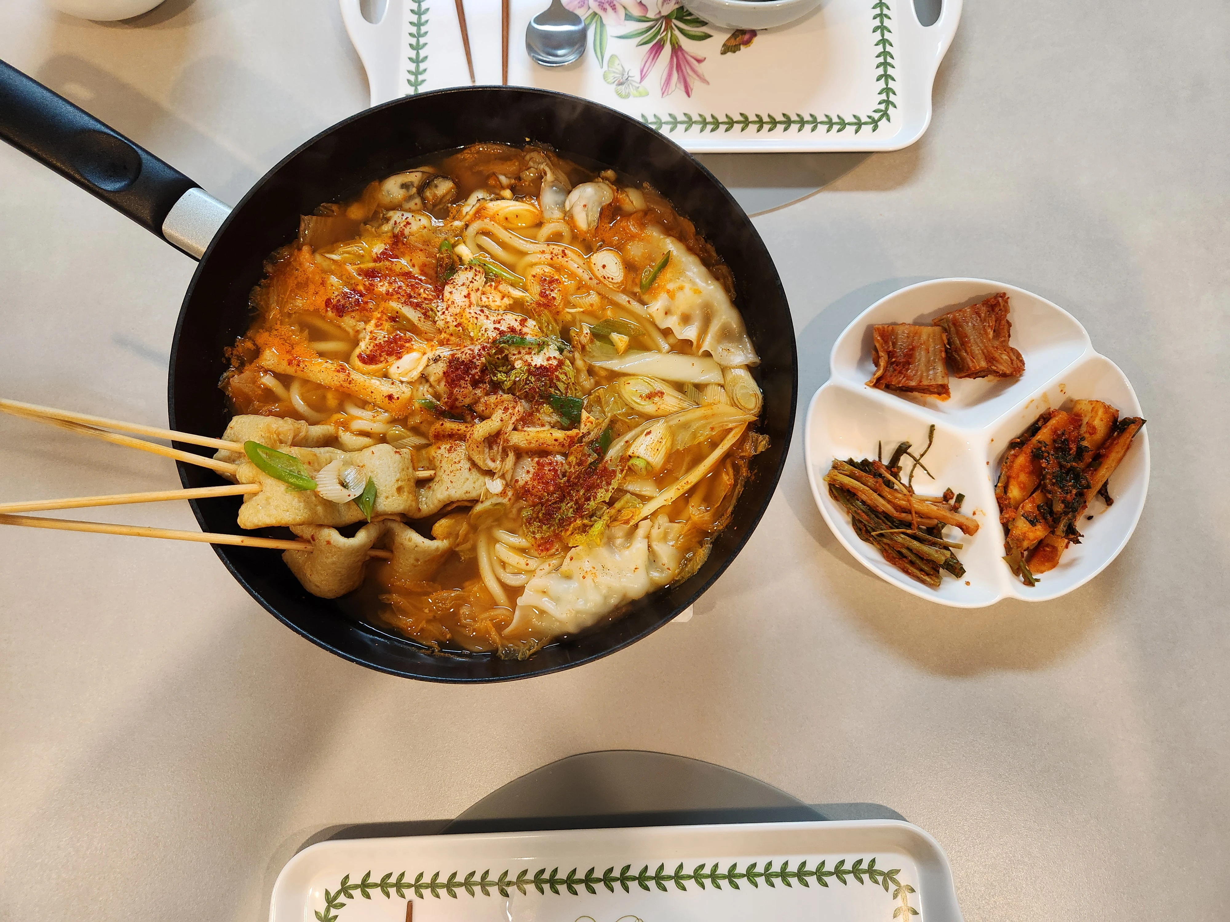 저녁은 김치우동