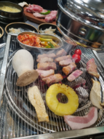 늦은저녁 모둠고기에 소주한잔요ㅎ
