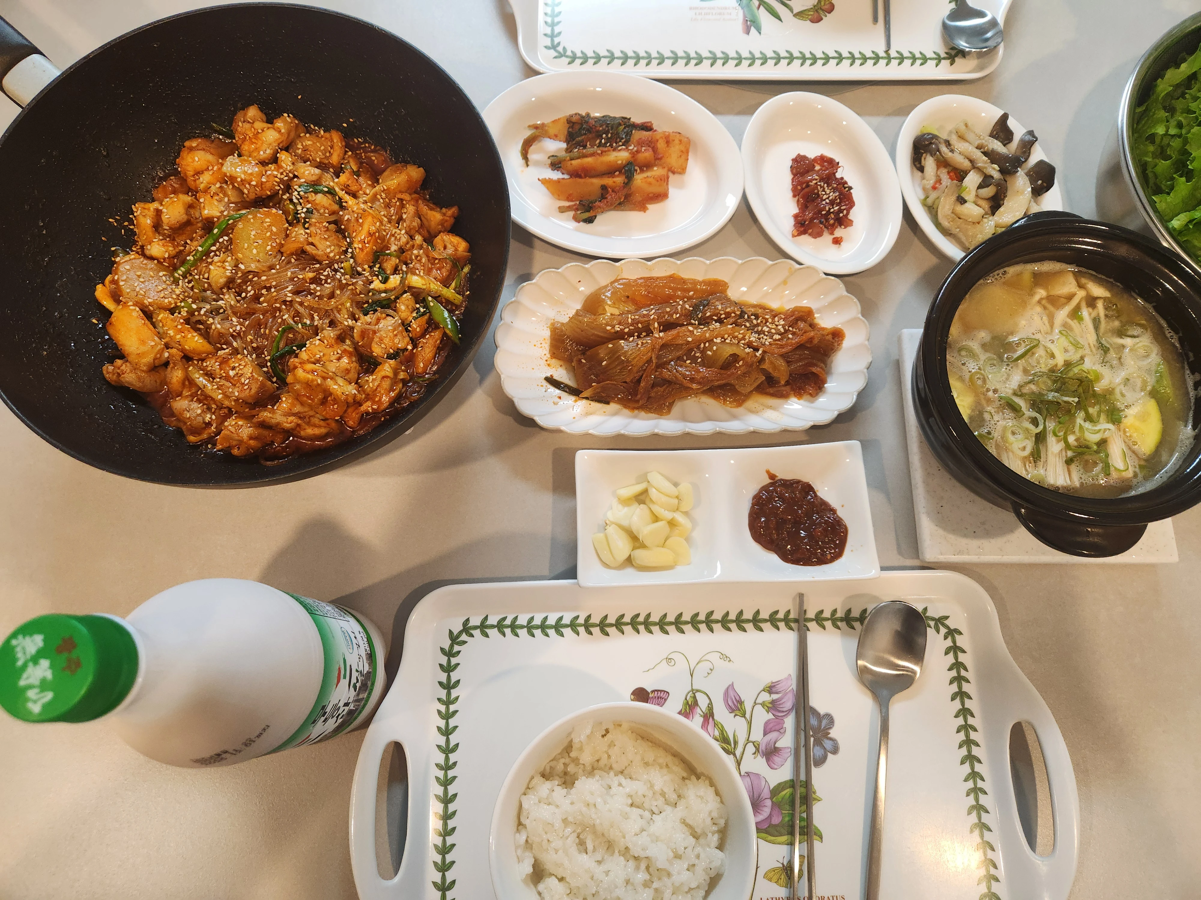 저녁 닭갈비 된장국에 막걸리 