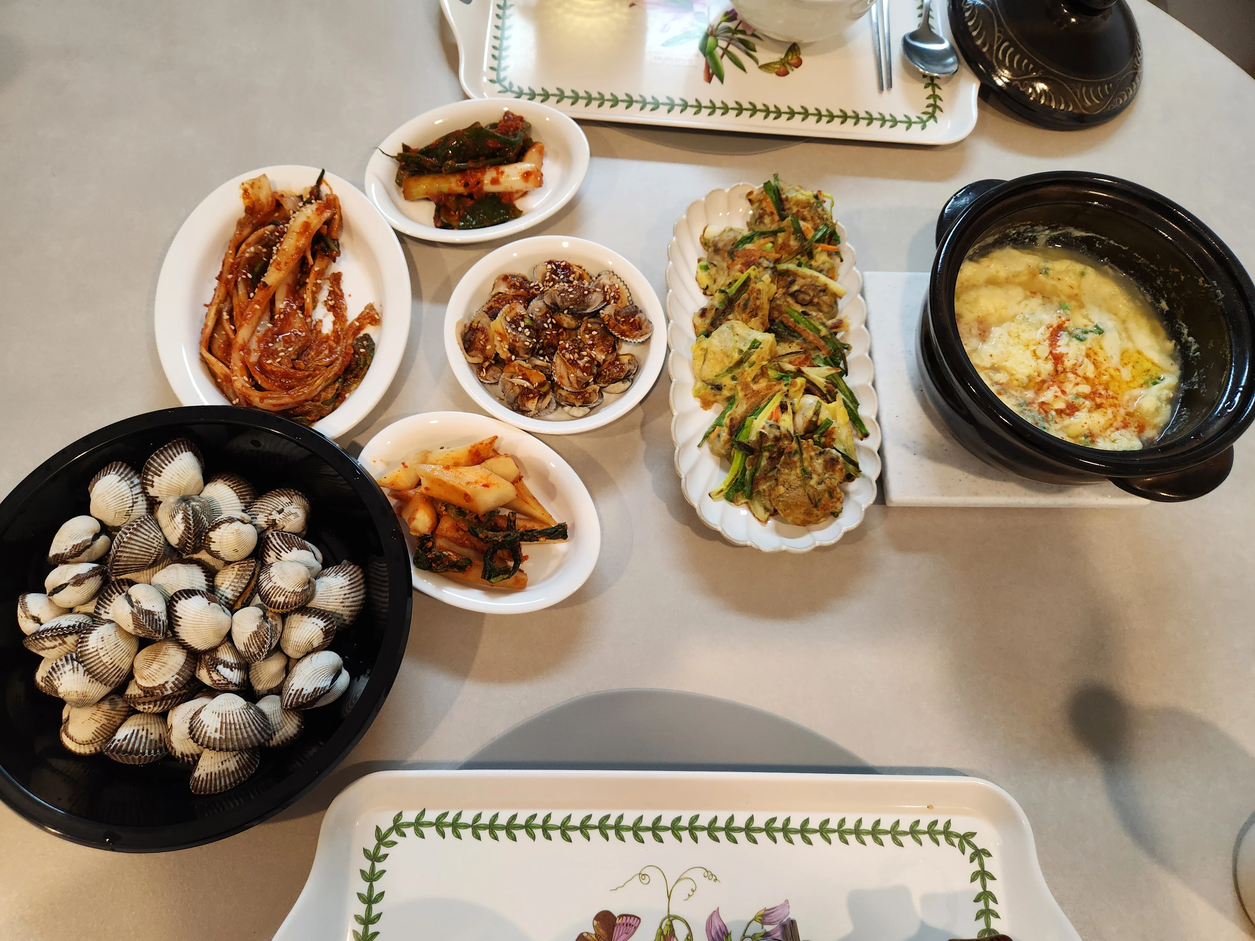 저녁은 굴전 꼬막 그리고 막걸리 